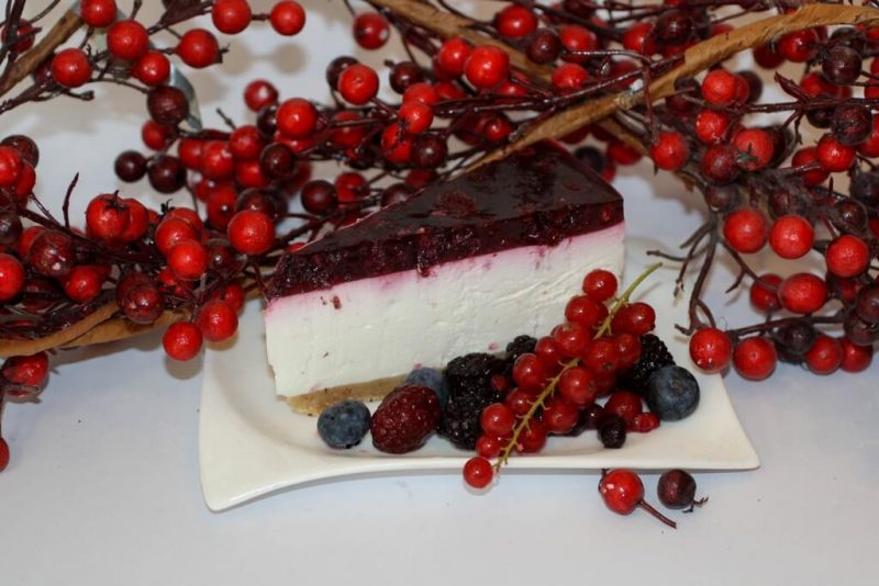 Cheesecake sa šumskim voćem